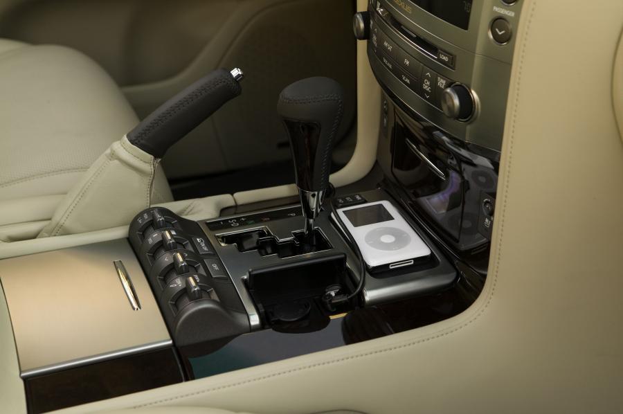  Lexus LX570 2008 года  (фото 79 из 221)